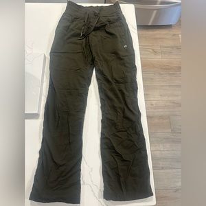 Lululemon joggers/pants SZ 2R